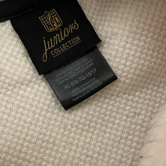 NFL New England Patriots.  Size XL .  Sherpa Like, Zip Up Jacket In White. - Picture 3 of 6